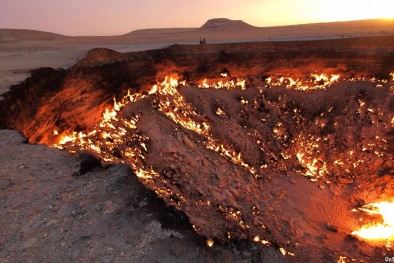 Con người đầu tiên khám phá ‘cổng địa ngục’ nóng 1.000 độ C