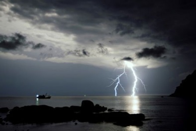 Dự báo thời tiết hôm nay 10/5: Biển động mạnh do ảnh hưởng của bão