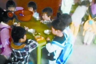 Đóng cửa trường mầm non bắt trẻ em quỳ gối để ăn cơm