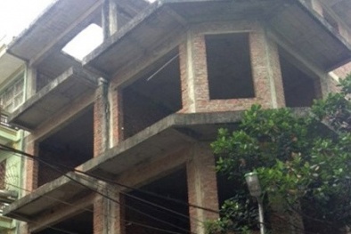Phát hiện xác nam sinh phân hủy trơ xương trong nhà hoang 