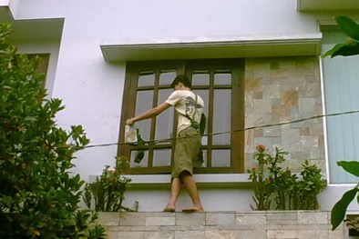 Chủ nhà ngủ say, trộm lẻn vào lấy xe máy, 1,5 cây vàng và 14 triệu đồng