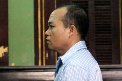 Tài xế hất người lên nóc xe bị tăng nặng tội