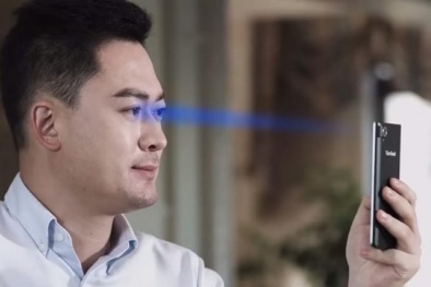 4 smartphone camera 'khủng' có chức năng mở khóa bằng mắt