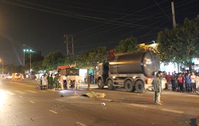 Bình Dương: Tai nạn chết người vì mất lái lao thẳng vào đầu xe tải