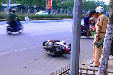 Tai nạn bất ngờ do xe mất lái, 2 mẹ con tử vong