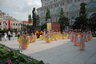 TP.HCM trang trọng khánh thành tượng đài Chủ tịch Hồ Chí Minh