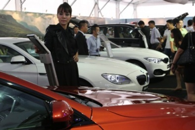 Mỗi ngày người Việt chi hơn 12 triệu USD nhập khẩu ôtô