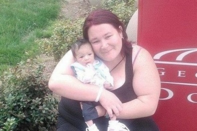 Mỹ: Mẹ hại chết con vì tự ý pha sữa với nước