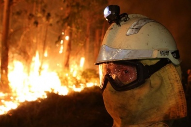 Mải chụp ảnh tự sướng không lo cứu người, lính cứu hỏa bị sa thải