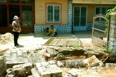 Tai nạn lao động: Tường đá đổ sụp đè chết hai công nhân