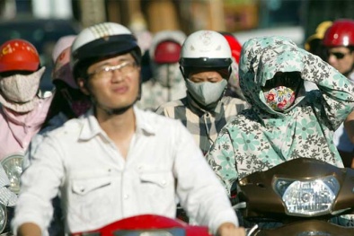 Trẻ ồ ạt nhập viện vì nắng nóng