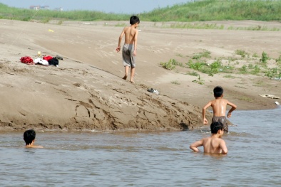 Xót thương 4 học sinh đuối nước dưới hồ thủy điện