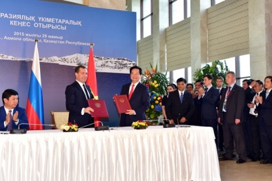 Thủ tướng Nguyễn Tấn Dũng hội kiến với Thủ tướng Nga Dmitry Medvedev