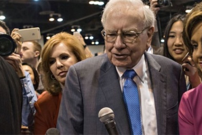 Vừa chào bán, bữa trưa với Buffett được trả hơn 1 triệu USD