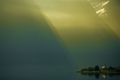 Khám phá vùng đất lạ có Mặt Trời mọc lúc nửa đêm