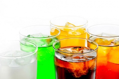 Hại thận vì uống nhiều nước để 'hạ hỏa'