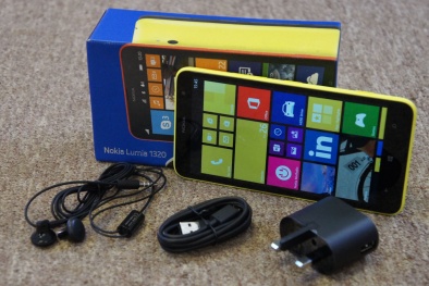 3 smartphone hot nhất tầm trung vừa giảm giá mạnh