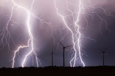 Đối tượng nào dễ bị sét 'hỏi thăm' khi trời mưa giông? 