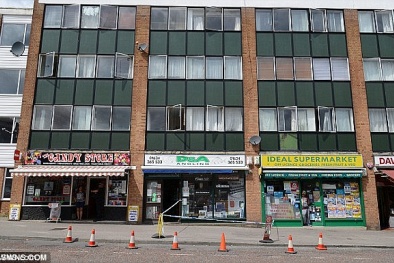 Bé 18 tháng tuổi sống sót thần kỳ sau khi rơi từ độ cao 4 mét