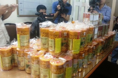 Triệt phá đường dây làm giả gần 20 tấn thực phẩm chức năng giả