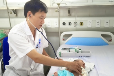 Phẫu thuật cắt gan cứu sống bé trai suy tim hiếm gặp