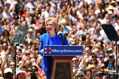 Bà Hillary Clinton chính thức phát động tranh cử Tổng thống Mỹ