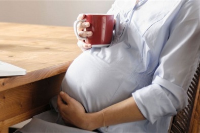 Phụ nữ có thai nên uống bao nhiêu cốc cà phê mỗi ngày?