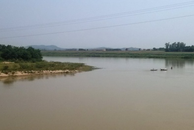 Con đuối nước, cha kêu cứu trong tuyệt vọng vì hàng xóm mở nhạc to