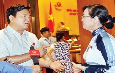 Loại bớt phí để dân dễ thở