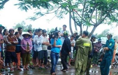 Cà Mau: Giật mình vì tiếng sét, người đàn ông ngã xuống sông chết đuối