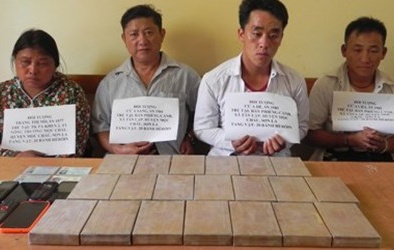 Sơn La: Bắt 4 đối tượng vận chuyển 20 bánh ma túy
