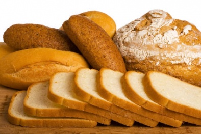Rùng mình phát hiện bánh mì dùng chất phụ gia trong sản xuất nhựa