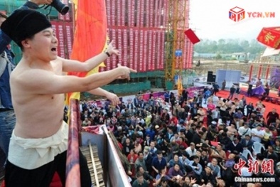 Những màn rải tiền 'hiếm có khó tìm' của giới đại gia