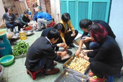 Bữa cơm giá 5.000 đồng dành cho sĩ tử