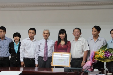 Bộ trưởng KH&CN tặng Bằng khen cho Chi cục trưởng TCĐLCL Đồng Nai