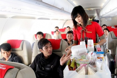 Chi hàng triệu đồng đi Vietjet Air, lên máy bay không được một chai nước lọc