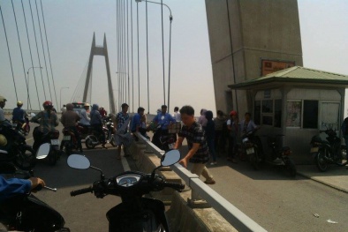 Nhảy xuống cứu con dâu tự tử, bố chồng mất tích dưới dòng nước