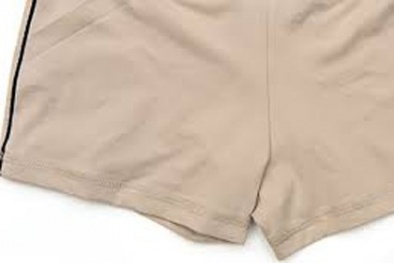 Cán bộ xã giấu tiền của đồng nghiệp trong quần lót