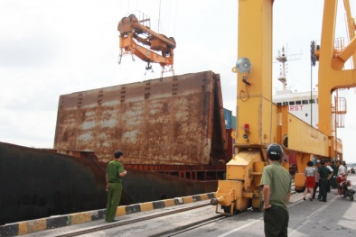 Hải Phòng: Đứt cáp tàu hàng, 2 công nhân tử vong