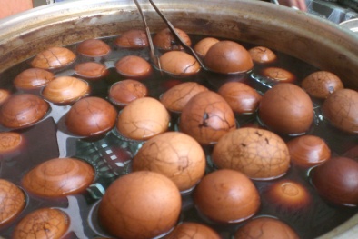 Trung Quốc: Bé trai 3 tuổi chết vì ngộ độc trứng
