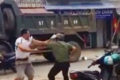 Đình chỉ công tác công an huyện rút dao trong lúc đánh nhau với lái xe
