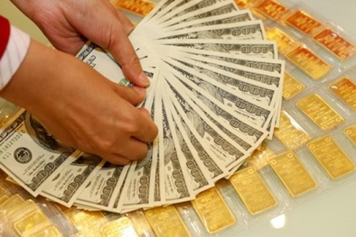 Giá vàng hôm nay ngày 17/7/2015: Giá vàng tuột dốc chờ ‘điểm bùng nổ’