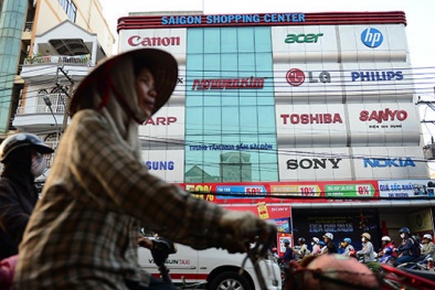 Ngành bán lẻ dẫn đầu các vụ mua bán-sáp nhập