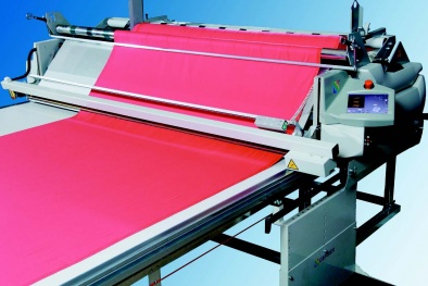 Tăng năng suất dệt may: 1 máy cắt vải bằng 10 người làm