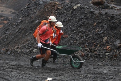 Cuộc đua kỳ thú 2015: Thử thách chở than vắt kiệt sức các đội