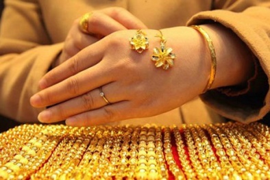 Giá vàng hôm nay 19/7/2015 tiếp tục giảm sâu