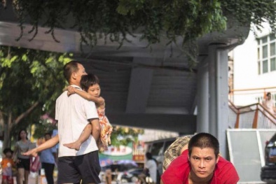 Hành trình tìm con mất tích của người cha khuyết tật Trung Quốc