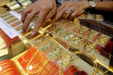 Giá vàng trong nước tiếp tục lập đáy mới