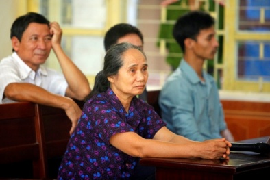 Mẹ nạn nhân Nguyễn Thị Hoan không tin Lý Nguyễn Chung ‘một mình làm chuyện ấy’