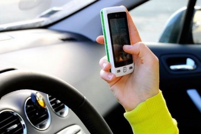 Báo động hiểm họa do sử dụng smartphone khi lái xe